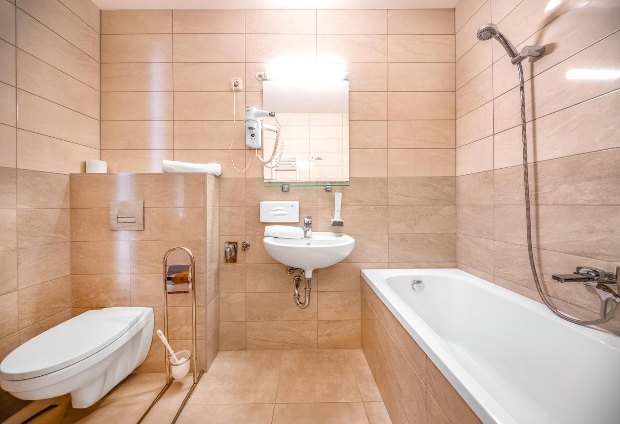 Corvin Hotel Budapest Residence מראה חיצוני תמונה