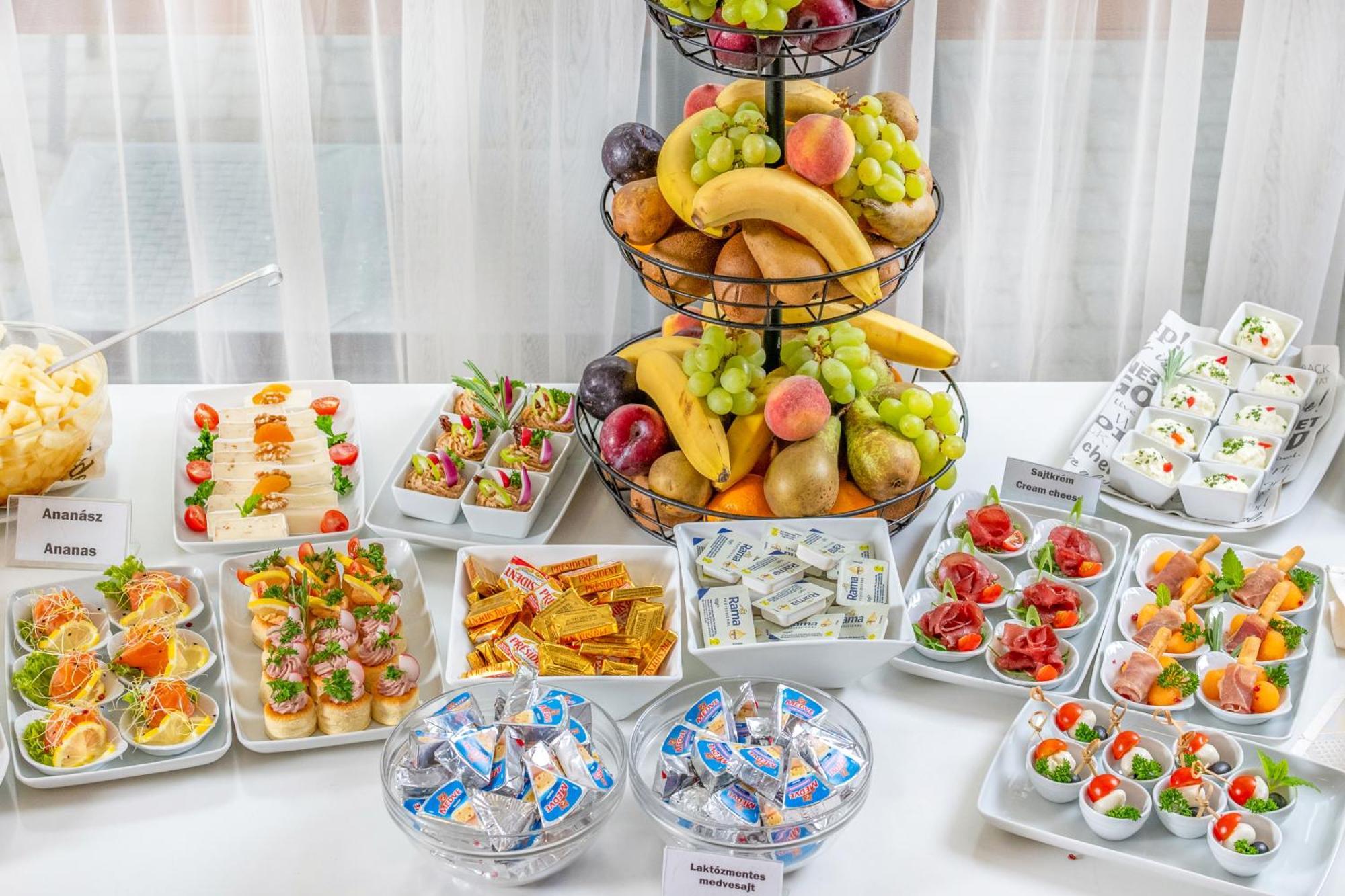 Corvin Hotel Budapest Residence מראה חיצוני תמונה