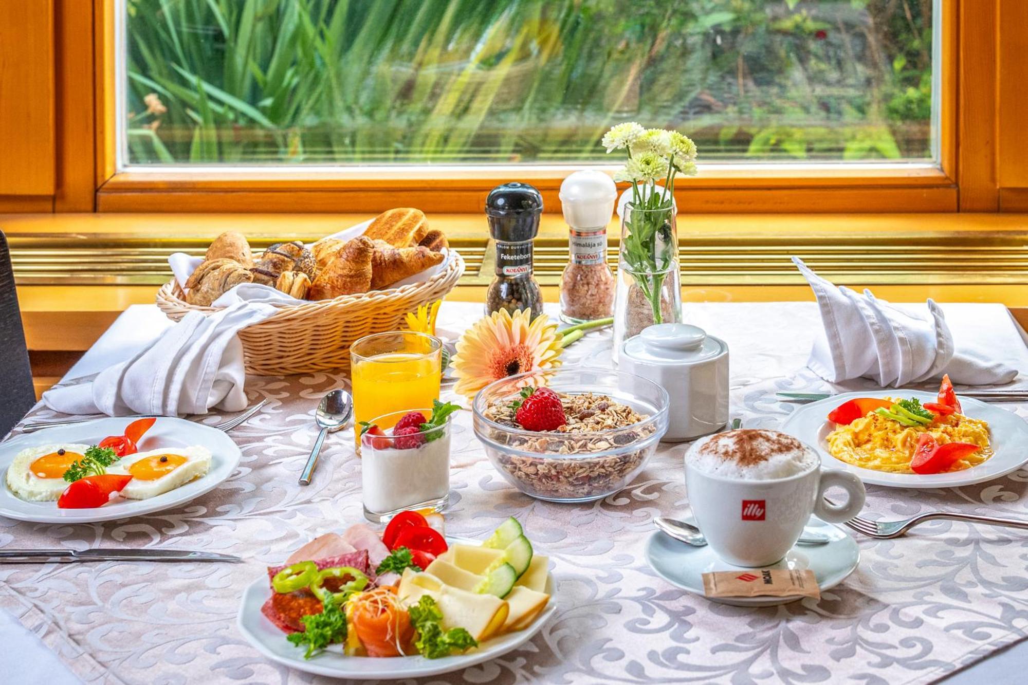 Corvin Hotel Budapest Residence מראה חיצוני תמונה
